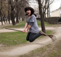 Современная Ведьма на бреющем...jpg