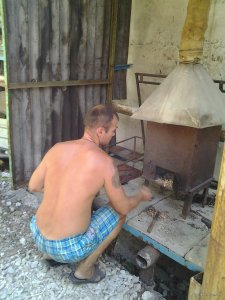ХРФ Крым коптим рыбу 2.jpg