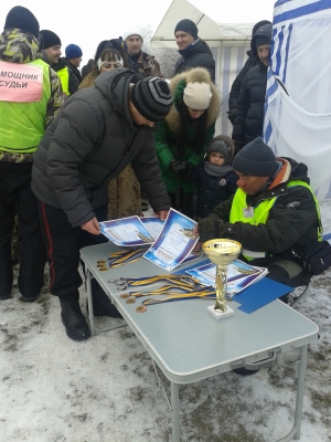 Зимние соревнования по мормышке в Каменной Яруге 2015
